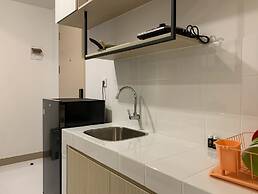 Homey And Functional 2Br Tokyo Riverside Pik 2 Apartment