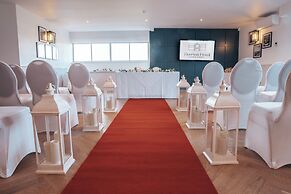 Tiverton Hotel Lounge & Venue
