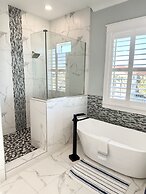 Casamigos 6 Bedroom Home by RedAwning