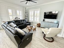 Casamigos 6 Bedroom Home by RedAwning