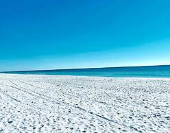 Casamigos 6 Bedroom Home by RedAwning