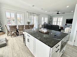 Casamigos 6 Bedroom Home by RedAwning