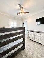 Casamigos 6 Bedroom Home by RedAwning