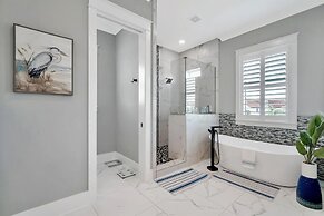 Casamigos 6 Bedroom Home by RedAwning