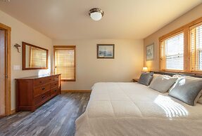 Sandbar Haven 3 Bedroom Home by RedAwning