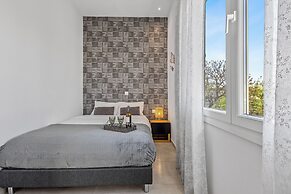 Elefsinian Mysteries Apartments