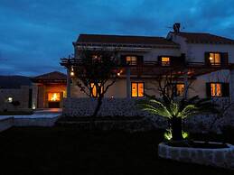 Villa Antonija - Four-bedroom Villa With Terrace and Private Pool