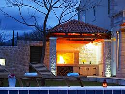 Villa Antonija - Four-bedroom Villa With Terrace and Private Pool