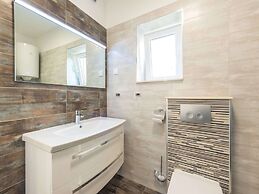 Apartments Lucija - Two Bedroom Apartment With Balcony and Sea View