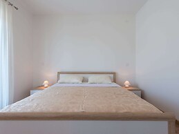 Apartments Lucija - Two Bedroom Apartment With Balcony and Sea View