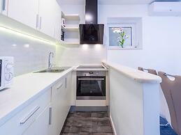 Apartments Lucija - Two Bedroom Apartment With Balcony and Sea View