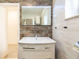 Apartments Lucija - Two Bedroom Apartment With Balcony and Sea View