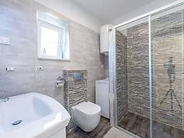 Apartments Lucija - Two Bedroom Apartment With Balcony and Sea View