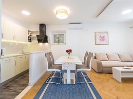 Apartments Lucija - Two Bedroom Apartment With Balcony and Sea View