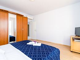 Apartments Bonavista - Premium Two Bedroom Apartment With Balcony and 