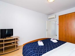 Apartments Bonavista - Premium Two Bedroom Apartment With Balcony and 