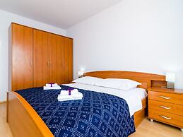 Apartments Bonavista - Premium Two Bedroom Apartment With Balcony and 