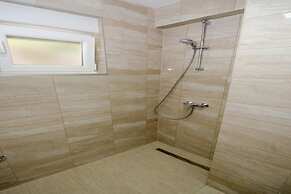 Apartments Vesela - Premium One Bedroom Apartment With Terrace and Par