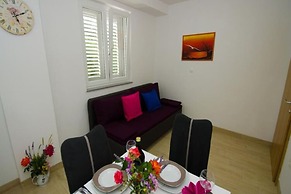 Apartments Vesela - Premium One Bedroom Apartment With Terrace and Par