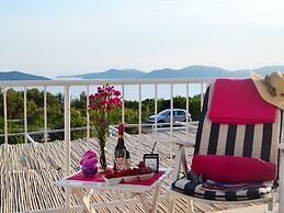 Apartments Lina - Three Bedroom Apartment With Two Balconies and Sea V