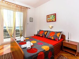 Apartments Lina - Three Bedroom Apartment With Two Balconies and Sea V