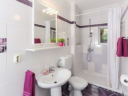 Apartments Lina - Three Bedroom Apartment With Two Balconies and Sea V