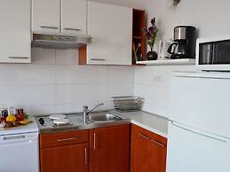 Apartments Lina - Three Bedroom Apartment With Two Balconies and Sea V