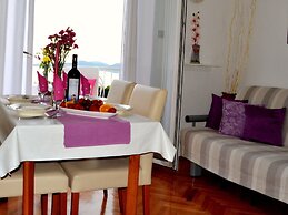 Apartments Lina - Three Bedroom Apartment With Two Balconies and Sea V