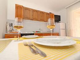 Apartments Villa Marijana - One Bedroom Apartment With Terrace and Gar
