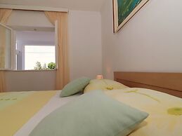Apartments Villa Marijana - One Bedroom Apartment With Terrace and Gar