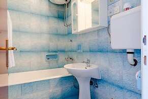 Villa Kosa - Two Bedroom Apartment With Terrace and Sea View