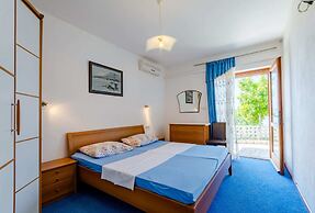 Villa Kosa - Two Bedroom Apartment With Terrace and Sea View