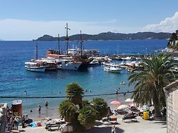 Rooms Milena - Triple Room With External Private Bathroom