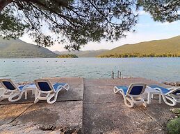 Apartments More & Ja - One Bedroom Apartment With Terrace and Sea View