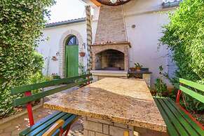 Spacious Apartment in Medulin Near sea