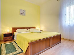 Spacious Apartment in Medulin Near sea