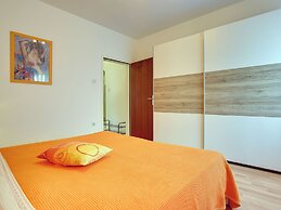 Spacious Apartment in Medulin Near sea