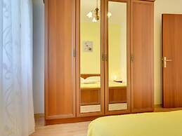 Spacious Apartment in Medulin Near sea