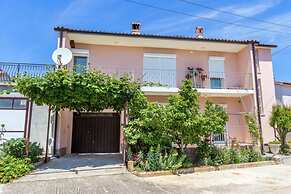 Spacious Apartment in Medulin Near sea