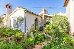 Spacious Apartment in Medulin Near sea