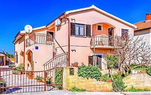 Apartment in Private House With Shared Pool