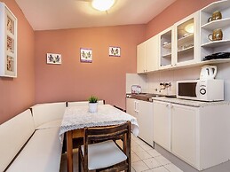 Apartment in Private House With Shared Pool