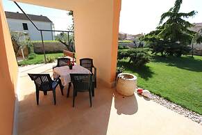 Nice Apartment With Large Garden