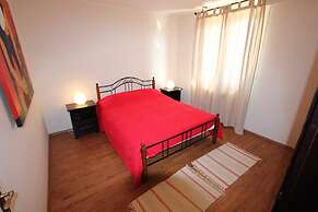 Nice Apartment With Large Garden