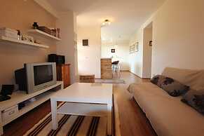 Nice Apartment With Large Garden