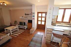 Nice Apartment With Large Garden