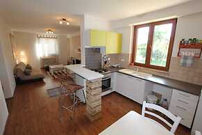 Nice Apartment With Large Garden