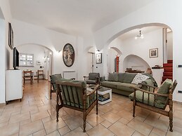 Beautiful Holiday Home in Ardea With Garden