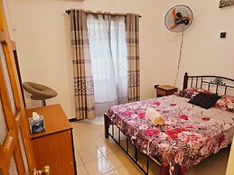 Captivating 3-bed Apartment in Flic en Flac