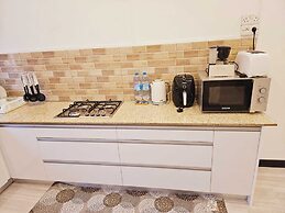 Captivating 3-bed Apartment in Flic en Flac